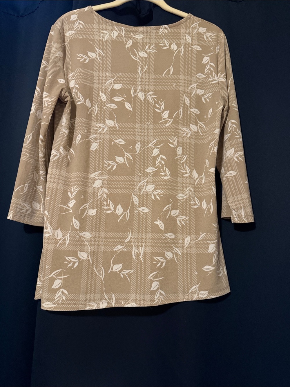 Elle Beige Floral Plaid Tie-Detail Blouse - Picture 4 of 7